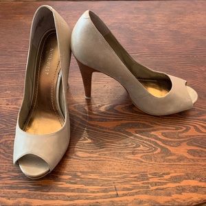 NINE WEST Taupe leather open-toe pump